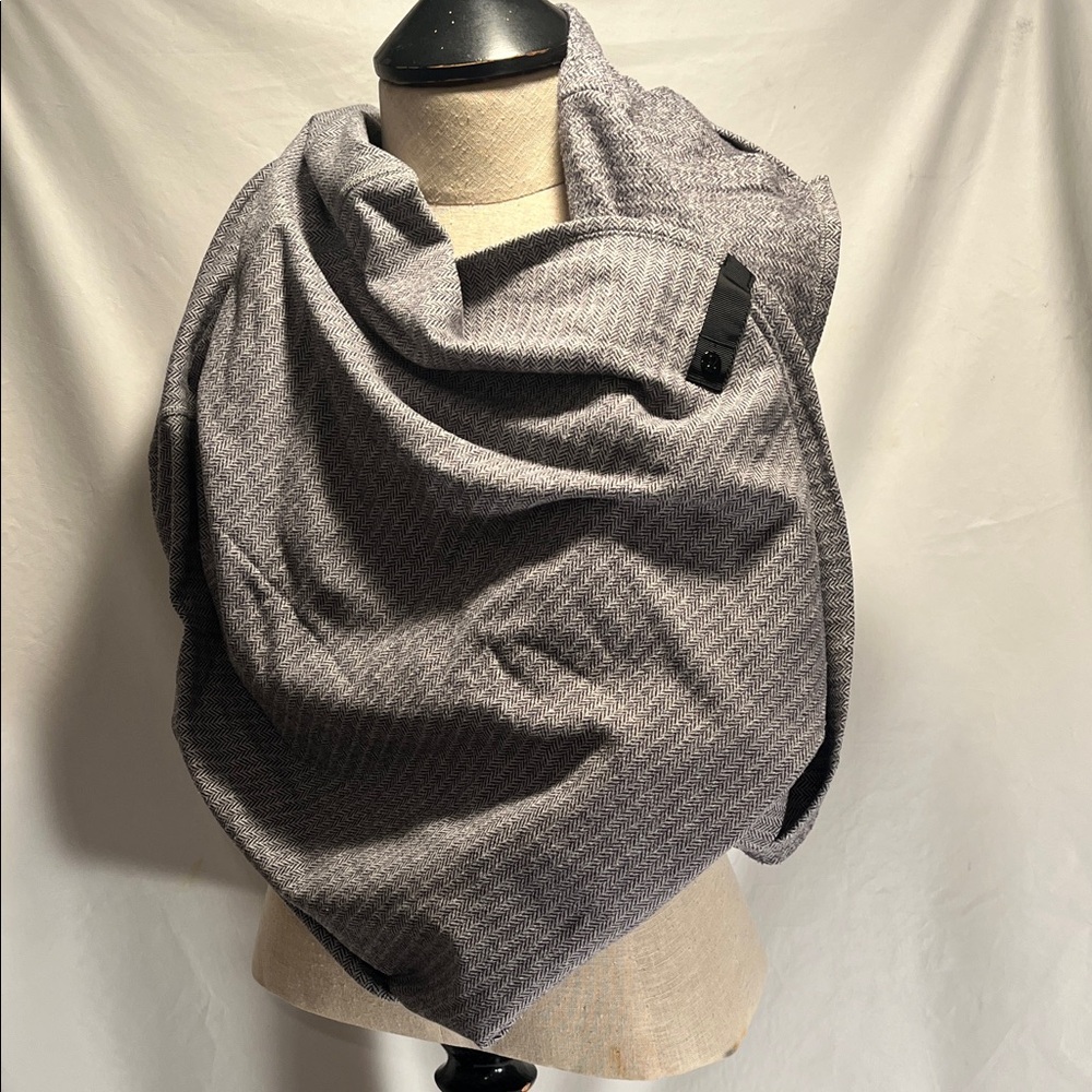 Lululemon Athletica Houndstooth Vinyasa Scarf